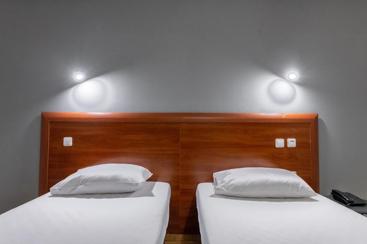 Stalis Hotel Athena Bagian luar foto