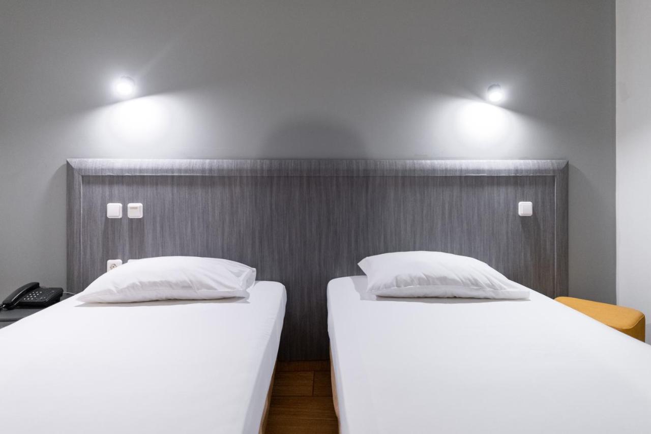 Stalis Hotel Athena Bagian luar foto